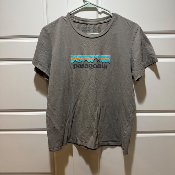 Patagonia Other - Patagonia Graphic T-Shirt Organic Cotton Tee Casual Top‎ Medium